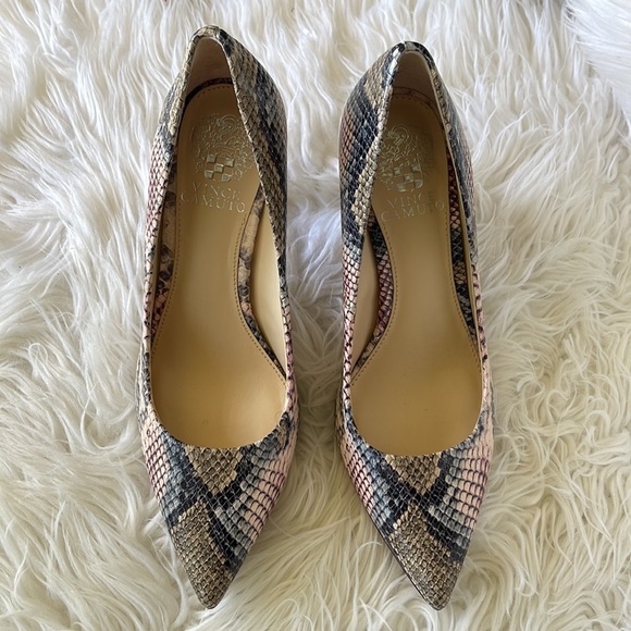 Vince Camuto Snake Heels Size 7.5 M 38 - Picture 9 of 11